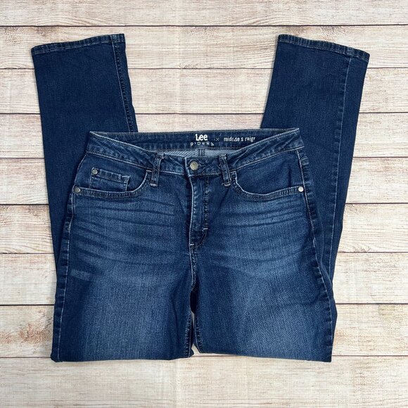 Lee Riders Women's Straight Leg Jeans Size 8M Medium Wash Denim Mid Rise - Picture 1 of 9